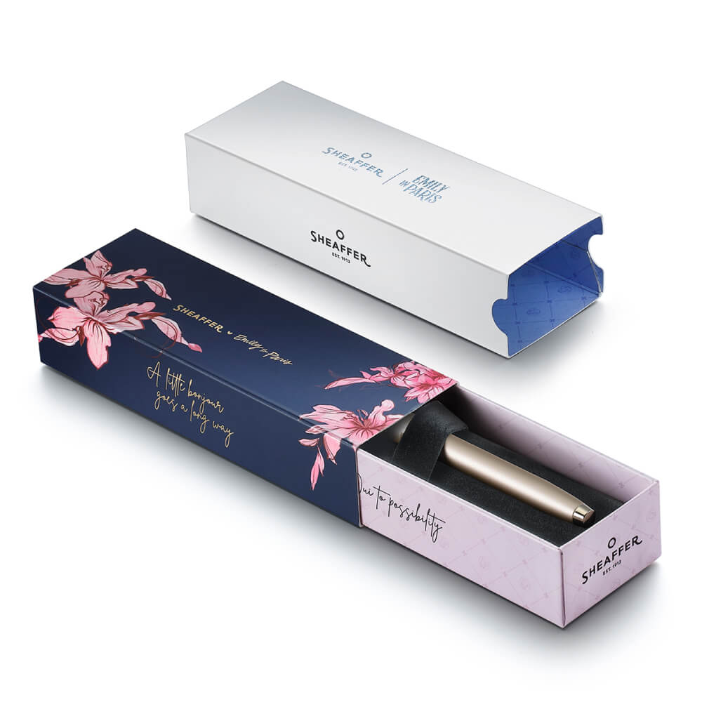 シェーファー×エミリー・イン・パリス