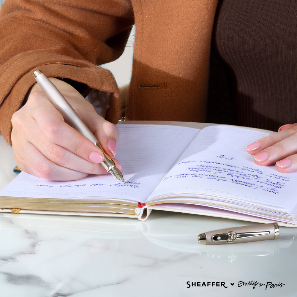 シェーファー×エミリー・イン・パリス